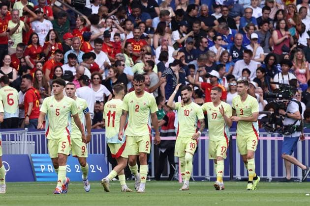 LP Fred Dugit - FRANCE - SPAIN PHOTOPQR LE PARISIEN LP Fred Dugit ; Paris ; 09 08 2024 ; JO Paris 2024 Paris (XVIe), le 09 08 2024 Parc des Princes Finale de football hommes France - Espagne Joie des espagnols apès le but d Alex Baena LP Fred Dugit Men s football final France - Spain