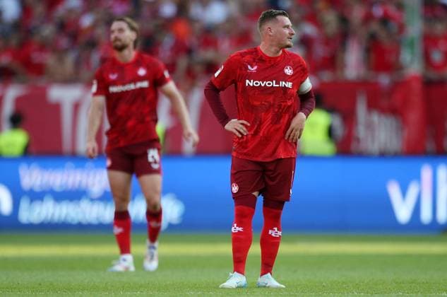 FCK kassiert das 0:2 , Marlon Ritter (7, FC Kaiserslautern) 09.08.2024, Fußball, 2. Bundesliga, FC Kaiserslautern - SpVgg Greuther Fürth, 2. Spieltag, Saison 2024 25, Fritz Walter Stadion, Kaiserslautern, Deutschland, zmdz, ** DFB & DFL regulations prohibit any use of photographs as image sequences and or quasi-video. ** FC Kaiserslautern - SpVgg Greuther Fürth