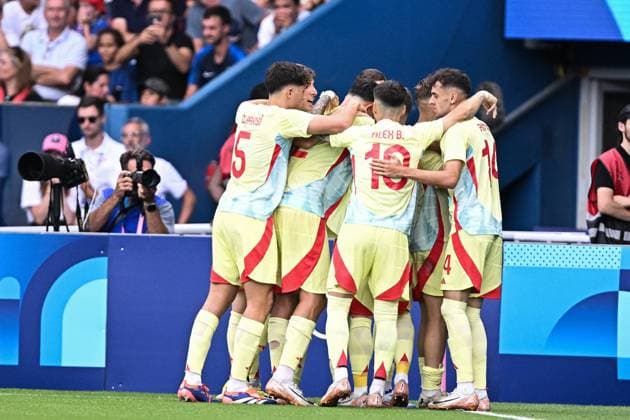 Paris 2024 - Men s Final Football - France v Spain Spanish team during the Men s Gold Medal match between France and Spain during the Olympic Games, Olympische Spiele, Olympia, OS Paris 2024 at Parc des Princes on August 9, 2024 in Paris, France. Photo by David Niviere ABACAPRESS.COM Paris France  Copyright: xDavidxNiviere ABACAx