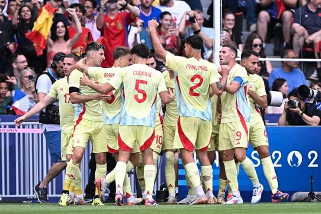 Paris 2024 - Men s Final Football - France v Spain Spanish team during the Men s Gold Medal match between France and Spain during the Olympic Games, Olympische Spiele, Olympia, OS Paris 2024 at Parc des Princes on August 9, 2024 in Paris, France. Photo by David Niviere ABACAPRESS.COM Paris France  Copyright: xDavidxNiviere ABACAx