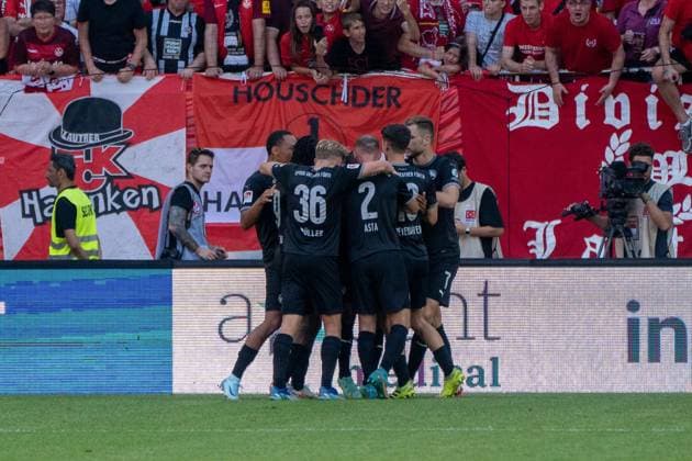 09.08.2024, xhfmx, Fussball 2.Bundesliga, 1.FC Kaiserslautern - SpVgg Greuther Fürth emspor, Torjubel zum 0:1 durch Julian Green (SpVgg Greuther Fürth) (DFL DFB REGULATIONS PROHIBIT ANY USE OF PHOTOGRAPHS as IMAGE SEQUENCES and or QUASI-VIDEO) Kaiserslautern
