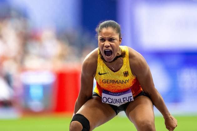 Bilder des Jahres 2024, Sport 08 August Sport Themen der Woche KW32 Sport Bilder des Tages Olympische Spiele (Leichtathletik); Paris, 09.08.2024 Yemisi OGUNLEYE of Germany, Women s Shot Put, Olympische Spiele (Leichtathletik) in Paris, Stade de France, on Friday, 9. August 2024 *** Olympic Games Athletics Paris, 09 08 2024 Yemisi OGUNLEYE of Germany, Women s Shot Put, Olympic Games Athletics in Paris, Stade de France, on Friday, August 9, 2024 Copyright: xBEAUTIFULxSPORTS TobiasxLacknerx