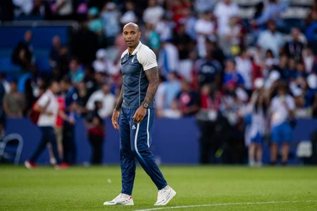 240809 Head coach Thierry Henry of France looks dejected after the men™s football final between France and Spain during day 14 of the Paris 2024 Olympic Games, Olympische Spiele, Olympia, OS on August 9, 2024 in Paris. Photo: Johanna Säll BILDBYRAN kod JL JL0429 fotboll football soccer fotball olympic games olympics os ol olympiska spel olympiske leker paris 2024 paris-os paris-ol 14 bbeng spanien frankrike depp d Copyright: JOHANNAxSÄLL BB240809ZW199