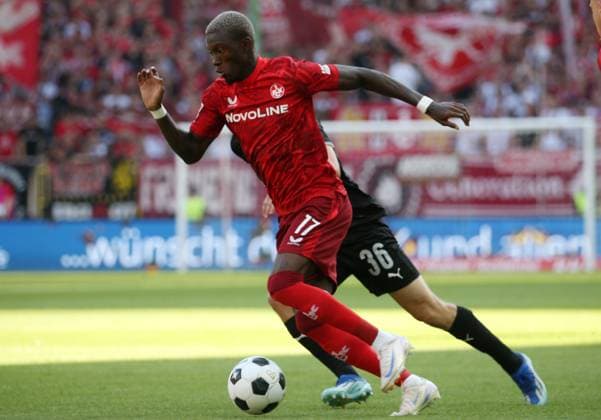 Aaron Opoku (17, FC Kaiserslautern) 09.08.2024, Fußball, 2. Bundesliga, FC Kaiserslautern - SpVgg Greuther Fürth, 2. Spieltag, Saison 2024 25, Fritz Walter Stadion, Kaiserslautern, Deutschland, zmdz, ** DFB & DFL regulations prohibit any use of photographs as image sequences and or quasi-video. ** FC Kaiserslautern - SpVgg Greuther Fürth