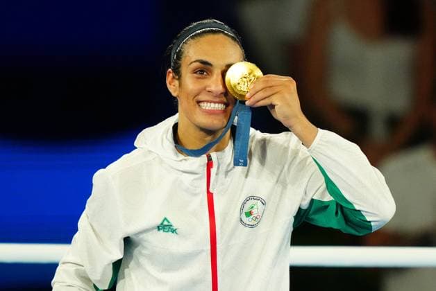 Bilder des Jahres 2024, Sport 08 August Sport Themen der Woche KW32 Sport Bilder des Tages Imane Khelif of Algeria celebrates with her gold medal after winning in the Women s 66kg final, Paris, 9 August 2024 Paris 2024 Olympic Games, Olympische Spiele, Olympia, OS Day Fourteen, Paris, France - 09 Aug 2024  Copyright: xJavierxGarcia Shutterstockx 14622991hl
