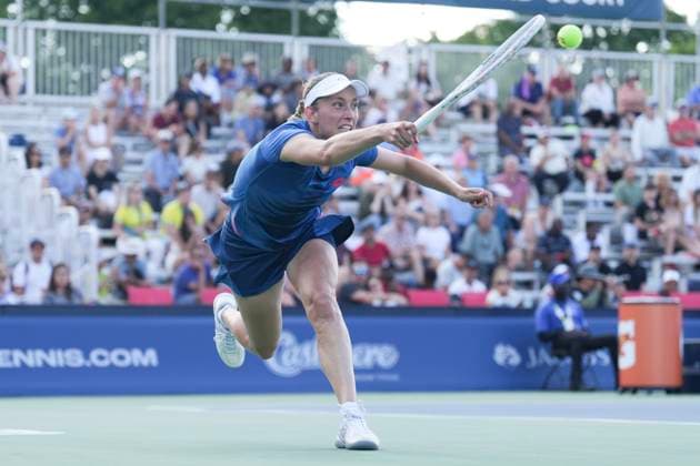 August 9, 2024, Toronto, On, CAN: Elise Mertens of Belgium hits a return against Liudmila Samsonova of Russia at the National Bank Open in Toronto on Friday, August 9, 2024. Elise Mertens  - ZUMAc35_ 20240809_zaf_c35_139 Copyright: xChrisxYoungx