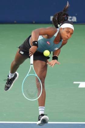 August 9, 2024, Toronto, On, CAN: Coco Gauff of the United States serves to Diana Shnaider of Russia at the National Bank Open in Toronto on Friday, August 9, 2024. Coco Gauff  - ZUMAc35_ 20240809_zaf_c35_222 Copyright: xChrisxYoungx