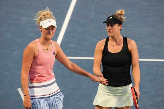 August 9, 2024, Toronto, On, CAN: Gabriela Dabrowski of Canada (right) and doubles partner Erin Routliffe from New Zealand play against Magda Linette of Poland and Peyton Stearns of the United States at the National Bank Open in Toronto on Friday, August 9, 2024. Gabriela Dabrowski; Erin Routliffe  - ZUMAc35_ 20240809_zaf_c35_230 Copyright: xChrisxYoungx
