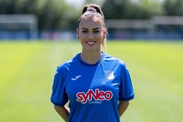 Ereleta Memeti (TSG, 7), Einzelbild, Einzelfoto, Aktion, Action, Porträt, Portrait, 29.07.2024, St.Leon-Rot (Deutschland), Fussball, Frauen, TSG 1899 Hoffenheim Porträttermin 2024 25