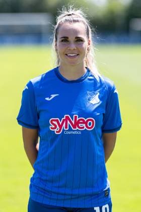 Julia Hickelsberger (Hickelsberger-Füller, TSG, 18), Einzelbild, Einzelfoto, Aktion, Action, Porträt, Portrait, 29.07.2024, St.Leon-Rot (Deutschland), Fussball, Frauen, TSG 1899 Hoffenheim Porträttermin 2024 25