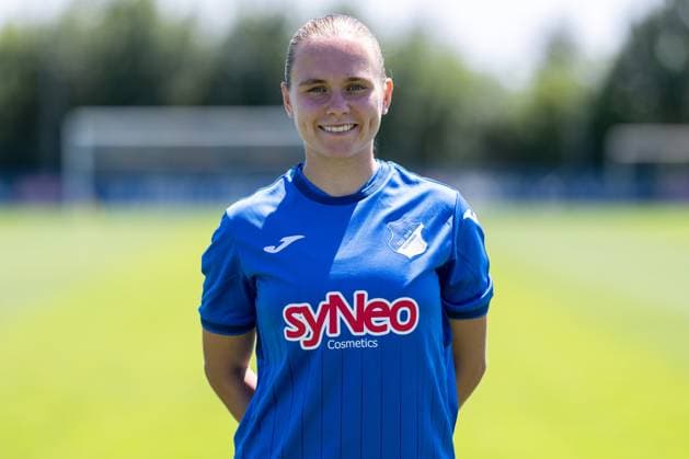 Marie Steiner (TSG, 19), Einzelbild, Einzelfoto, Aktion, Action, Porträt, Portrait, 29.07.2024, St.Leon-Rot (Deutschland), Fussball, Frauen, TSG 1899 Hoffenheim Porträttermin 2024 25