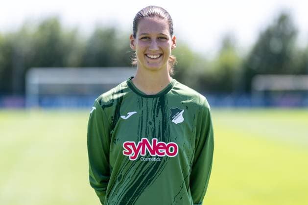 Sophie Lindner (Torwart, Torhüterin, TSG, 34), Einzelbild, Einzelfoto, Aktion, Action, Porträt, Portrait, 29.07.2024, St.Leon-Rot (Deutschland), Fussball, Frauen, TSG 1899 Hoffenheim Porträttermin 2024 25