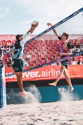 Beachvolleyball Männer Allianz German Beach Tour 2024 Tourstop Kühlungsborn 10.08.2024 v.l. Niklas Held gegen Milan Sievers Kühlungsborn Strand an der Seebrücke Mecklenburg-Vorpommern Deutschland