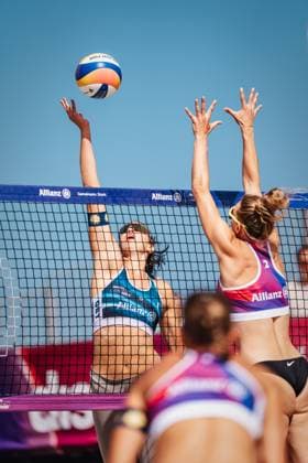 Beachvolleyball Frauen Allianz German Beach Tour 2024 Tourstop Kühlungsborn 10.08.2024 Janne Uhl beim Angriff Kühlungsborn Strand an der Seebrücke Mecklenburg-Vorpommern Deutschland