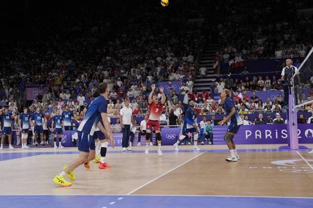 Paris 2024 - Volleyball Final - France vs Poland Men s volleyball gold medal match between France and Poland during the Paris 2024 Olympic Games, Olympische Spiele, Olympia, OS at the South Paris Arena 1 in Paris, France on August 10, 2024. Photo by Nicolas Gouhier ABACAPRESS.COM Paris France  Copyright: xNicolasxGouhier ABACAx