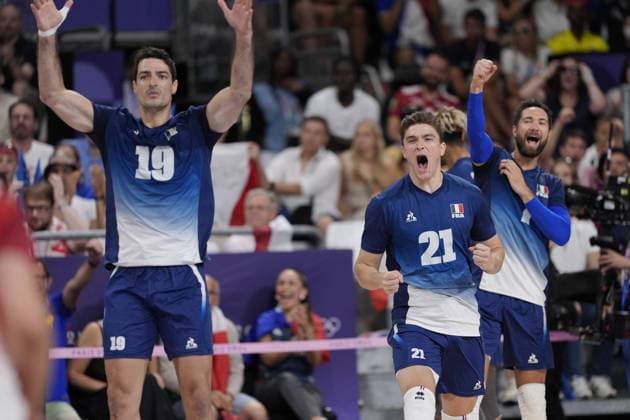 Paris 2024 - Volleyball Final - France vs Poland Yacine Louati of France (19) and Theo Faure of France (21) at the men s volleyball gold medal match between France and Poland during the Paris 2024 Olympic Games, Olympische Spiele, Olympia, OS at the South Paris Arena 1 in Paris, France on August 10, 2024. Photo by Nicolas Gouhier ABACAPRESS.COM Paris France  Copyright: xNicolasxGouhier ABACAx