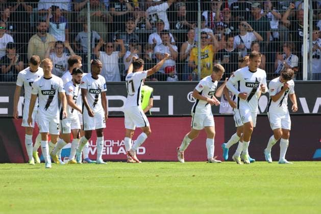 10.08.2024, Fussball, Herren, 2. Bundesliga, Saison 2024 2025, SV 07 Elversberg - 1. FC Köln, Torjubel zum 2:1, Torschütze: Frederik Schmahl (SV 07 Elversberg) Elversberg Ursapharm-Arena an der Kaiserlinde Saarland Deutschland (DE)