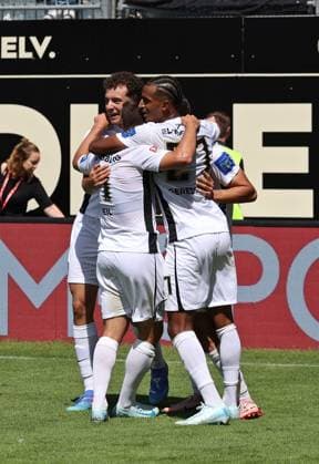 10.08.2024, Fussball, Herren, 2. Bundesliga, Saison 2024 2025, SV 07 Elversberg - 1. FC Köln, Torjubel der SV 07 Elversberg nach dem Tor zum 2:1 durch Frederik Schmahl (SV 07 Elversberg) Elversberg Ursapharm-Arena an der Kaiserlinde Saarland Deutschland (DE)