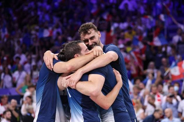 JEUX OLYMPIQUES PARIS 2024 PHOTOPQR LE PARISIEN LP Fred Dugit ; Paris ; 10 08 2024 ; JO Paris 2024 Paris (XVe), le 10 08 2024 Arena Paris Sud Finale de volleyball Hommes France - Pologne joie fin de match LP Fred Dugit - The Paris 2024 Summer Olympic Games, Olympische Spiele, Olympia, OS (Jul 26-Aug 11, 2024).