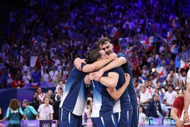JEUX OLYMPIQUES PARIS 2024 PHOTOPQR LE PARISIEN LP Fred Dugit ; Paris ; 10 08 2024 ; JO Paris 2024 Paris (XVe), le 10 08 2024 Arena Paris Sud Finale de volleyball Hommes France - Pologne joie fin de match LP Fred Dugit - The Paris 2024 Summer Olympic Games, Olympische Spiele, Olympia, OS (Jul 26-Aug 11, 2024).