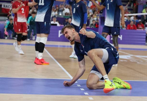 JEUX OLYMPIQUES PARIS 2024 PHOTOPQR VOIX DU NORD MATTHIEU BOTTE ; 10 08 2024 ; 10 08 2024. Paris. JO Paris 2024. Volley-ball. Finale France - Pologne. Patry. PHOTO MATTHIEU BOTTE (LA VOIX DU NORD, VDNPQR) - The Paris 2024 Summer Olympic Games, Olympische Spiele, Olympia, OS (Jul 26-Aug 11, 2024).