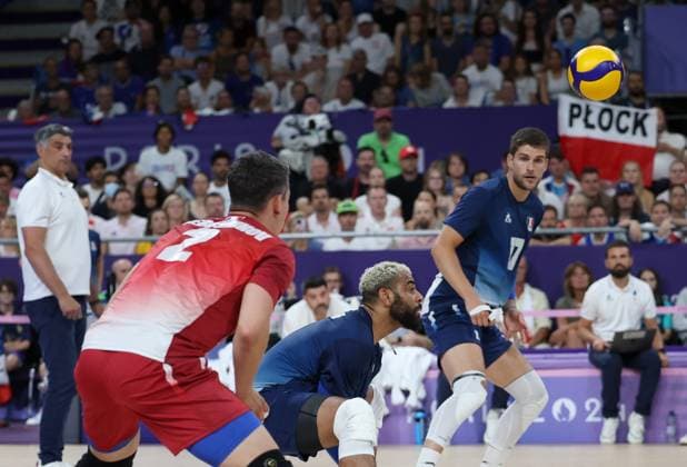 JEUX OLYMPIQUES PARIS 2024 PHOTOPQR VOIX DU NORD MATTHIEU BOTTE ; 10 08 2024 ; 10 08 2024. Paris. JO Paris 2024. Volley-ball. Finale France - Pologne. PHOTO MATTHIEU BOTTE (LA VOIX DU NORD, VDNPQR) - The Paris 2024 Summer Olympic Games, Olympische Spiele, Olympia, OS (Jul 26-Aug 11, 2024).
