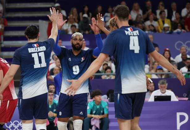 JEUX OLYMPIQUES PARIS 2024 PHOTOPQR VOIX DU NORD MATTHIEU BOTTE ; 10 08 2024 ; 10 08 2024. Paris. JO Paris 2024. Volley-ball. Finale France - Pologne. Earvin Ngapeth. PHOTO MATTHIEU BOTTE (LA VOIX DU NORD, VDNPQR) - The Paris 2024 Summer Olympic Games, Olympische Spiele, Olympia, OS (Jul 26-Aug 11, 2024).