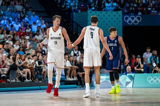 Olympische Spiele Paris 2024 Basketball Paris 10.08.2024 Spiel um Platz 3 Bronzemedaillenspiel Spiel um Bronze Herren Männer Deutschland (GER) - Serbien (SRB) Moritz Wagner (Deutschland, No.13) Franz Wagner (Deutschland, No.09)