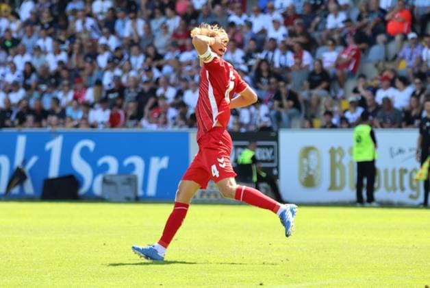 10.08.2024, Fussball, Herren, 2. Bundesliga, Saison 2024 2025, SV 07 Elversberg - 1. FC Köln, Torjubel zum 2:2, Torschütze: Timo Huebers (1. FC Koeln) Elversberg Ursapharm-Arena an der Kaiserlinde Saarland Deutschland (DE)
