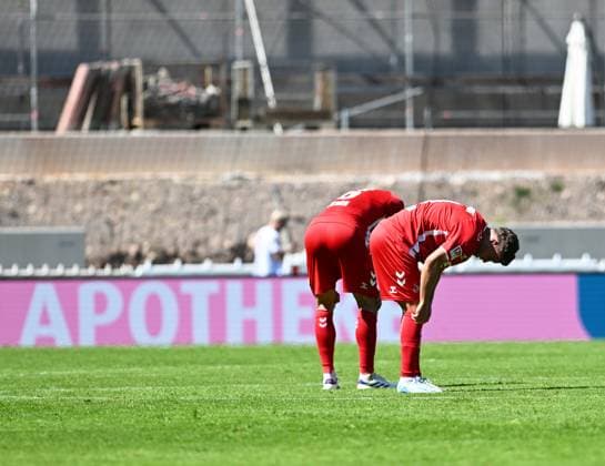 Fussball - 2. Bundesliga - Saison 2024 25 10.08.2024 Ursapharm-Arena SV Elversberg (elv) - 1. FC Köln (k) 2:2 Enttäuscht Kölner nach dem Remis Fussball - 2. Bundesliga - SV Elversberg