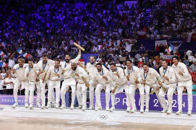 JEUX OLYMPIQUES PARIS 2024 - FRANCE - POLOGNE PHOTOPQR LE PARISIEN LP Fred Dugit ; Paris ; 10 08 2024 ; JO Paris 2024 Paris (XVe), le 10 08 2024 Arena Paris Sud Finale de volleyball Hommes France - Pologne médaille d or LP Fred Dugit- The Paris 2024 Summer Olympic Games, Olympische Spiele, Olympia, OS (Jul 26-Aug 11, 2024). finale of volley ball France vs Poland