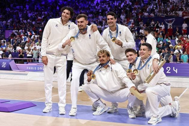 JEUX OLYMPIQUES PARIS 2024 - FRANCE - POLOGNE PHOTOPQR LE PARISIEN LP Fred Dugit ; Paris ; 10 08 2024 ; JO Paris 2024 Paris (XVe), le 10 08 2024 Arena Paris Sud Finale de volleyball Hommes France - Pologne médaille d or LP Fred Dugit- The Paris 2024 Summer Olympic Games, Olympische Spiele, Olympia, OS (Jul 26-Aug 11, 2024). finale of volley ball France vs Poland