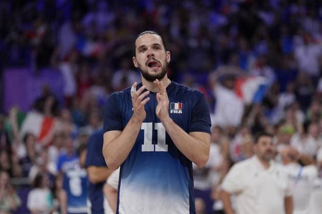 Paris 2024 - France Wins Gold In Volleyball Antoine Brizard (11) celebrate after winning the men s volleyball gold medal match between France and Poland during the Paris 2024 Olympic Games, Olympische Spiele, Olympia, OS at the South Paris Arena 1 in Paris, France on August 10, 2024. Photo by Nicolas Gouhier ABACAPRESS.COM Paris France  Copyright: xNicolasxGouhier ABACAx