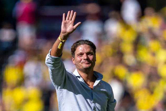 Sport Bilder des Tages 10.08.2024: Fußball: Saisoneröffnung und Testspiel Borussia Dortmund - Aston Villa im Signal-Iduna-Park. Edin Terzic verabschiedet sich von den Fans. *** 10 08 2024 Football season opener and test match Borussia Dortmund Aston Villa at Signal Iduna Park Edin Terzic says goodbye to the fans Copyright: xDavidxInderliedx