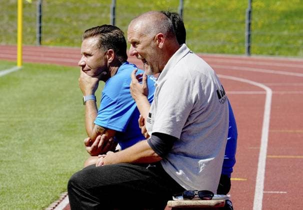 Frauenfussball in Essen ** NUR FÜR REDAKTIONELLE ZWECKE ** EDITORIAL USE ONLY **<p>Trainer Markus Högner von der SGS Essen im Spiel gegen den 1. FC Union Berlin. Das Freundschaftsspiel SGS Essen gegen 1. FC Union Berlin endete am 10.08. 2024 mit 2:3 auf der Helmut-Rahn-Sportanlage Raumerstraße 57. Michael Gohl FUNKE Foto Services< p> Deutschland Nordrhein-Westfalen Essen Copyright: MichaelxGohl