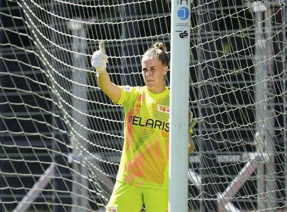 Frauenfussball in Essen ** NUR FÜR REDAKTIONELLE ZWECKE ** EDITORIAL USE ONLY **<p>Cara Bösl vom 1. FC Union Berlin im Spiel gegen die SGS Essen. Das Freundschaftsspiel SGS Essen gegen 1. FC Union Berlin endete am 10.08. 2024 mit 2:3 auf der Helmut-Rahn-Sportanlage Raumerstraße 57. Michael Gohl FUNKE Foto Services< p> Deutschland Nordrhein-Westfalen Essen Copyright: MichaelxGohl