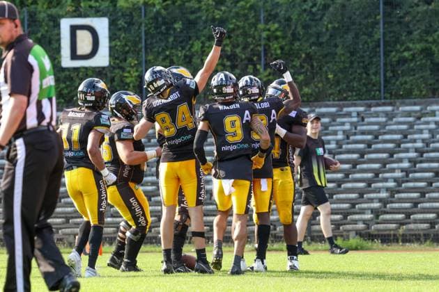 Filip Uderhardt (Berlin Adler, 84) freit sich mit dem Team , über den Tochdown,Berlin Adler vs Potsdam Royals, American Football, GFL, 2024, Saison, 10.08.2024, Berlin Berlin Land Copyright: xFootxBowl ThomasxSobotzkix