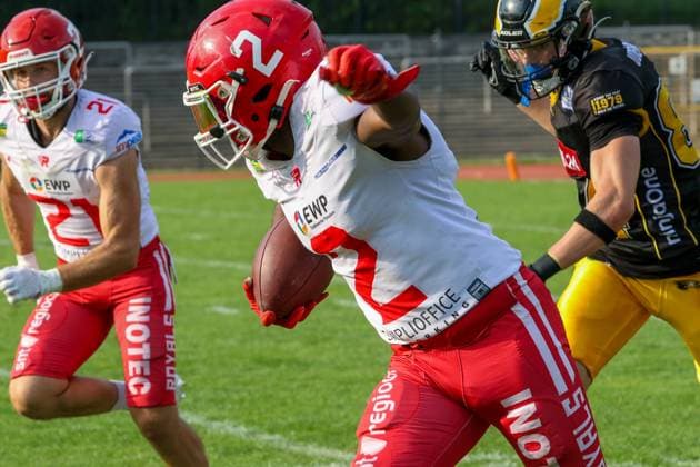 Lidell Golden III (Potsdam Royals, 02) mit dem Ball im Lauf.Berlin Adler vs Potsdam Royals, American Football, GFL, 2024, Saison, 10.08.2024, Berlin Berlin Land Copyright: xFootxBowl ThomasxSobotzkix