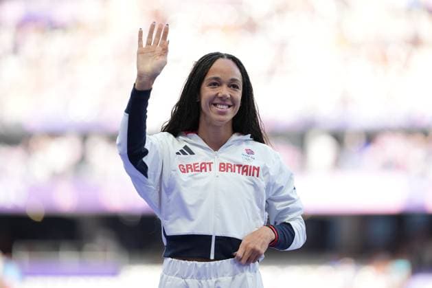 Katarina Johnson-Thompson of Great Britain (Women s Heptathlon) steps up to receive her silver medal Paris 2024 Olympic Games, Olympische Spiele, Olympia, OS Day Fifteen, Paris, France - 10 Aug 2024  Copyright: xDavexWinter Shutterstockx 14623000cl