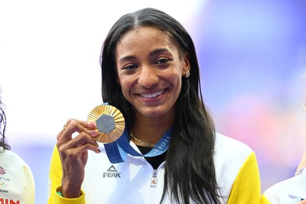 Paris 2024 Olympic Games, Olympische Spiele, Olympia, OS - 10 08 2024 PARIS, FRANCE - AUGUST 10 : Thiam Nafissatou (BEL) Athletics and Vidts Noor (BEL) Athletics during the Heptathlon medal ceremony the XXXIII Paris 2024 Summer Olympic Games on August 10, 2024 in Paris, France, 10 08 2024 Paris France  Copyright: xVincentxKalutx