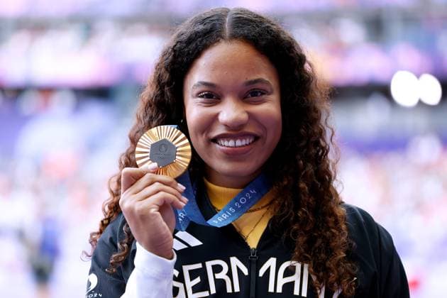 OGUNLEYE Yemisi Team GER Olympiasiegerin 9.Tag Leichtathletik Kugelstossen Siegerehrung Paris Olympische Spiele 2024 10. 08. 2024 Paris Copyright: xLacixPerenyix