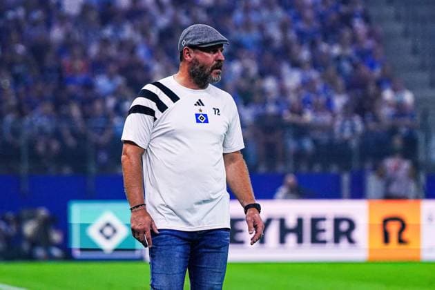 Steffen Baumgart (Hambuger SV, Trainer) GER, Hamburger SV vs. Hertha BSC, Fussball, 2. Bundesliga, Spieltag 2, Saison 2024 2025, 10.08.2024 DFL REGULATIONS PROHIBIT ANY USE OF PHOTOGRAPHS AS IMAGE SEQUENCES AND OR QUASI-VIDEO GER, Hamburger SV vs. Hertha BSC, Fussball, 2. Bundesliga, Spieltag 2, Saison 2024 2025, 10.08.2024 Hamburg