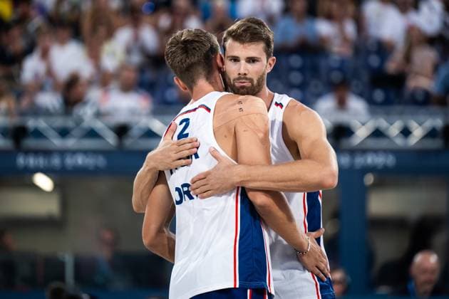 240810 Christian Sorum and Anders Mol of Norway celebrate in the men s bronze medal Beach volleyball, Beachvolleyball match between Qatar and Norway during day 15 of the Paris 2024 Olympic Games, Olympische Spiele, Olympia, OS on August 10, 2024 in Paris. Photo: Ludvig Thunman BILDBYRAN kod LT LT0670 beachvolleyboll beach volleyball sandvolleyball olympic games olympics os ol olympiska spel olympiske leker paris 2024 paris-os paris-ol 15 bbeng norge qatar norway bronsmatch bronze medal game jubel Copyright: LUDVIGxTHUNMAN BB240810LT134
