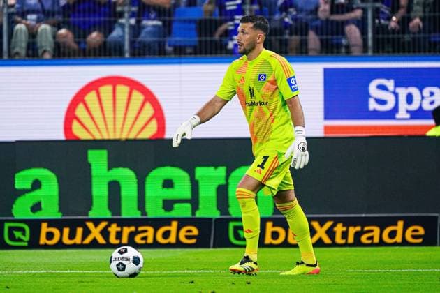 Daniel Heuer Fernandes (Hamburger SV, 01) GER, Hamburger SV vs. Hertha BSC, Fussball, 2. Bundesliga, Spieltag 2, Saison 2024 2025, 10.08.2024 DFL REGULATIONS PROHIBIT ANY USE OF PHOTOGRAPHS AS IMAGE SEQUENCES AND OR QUASI-VIDEO GER, Hamburger SV vs. Hertha BSC, Fussball, 2. Bundesliga, Spieltag 2, Saison 2024 2025, 10.08.2024 Hamburg