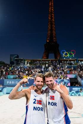 240810 Anders Mol and Christian Sorum of Norway celebrate after the men s bronze medal Beach volleyball, Beachvolleyball match between Qatar and Norway during day 15 of the Paris 2024 Olympic Games, Olympische Spiele, Olympia, OS on August 10, 2024 in Paris. Photo: Ludvig Thunman BILDBYRAN kod LT LT0670 beachvolleyboll beach volleyball sandvolleyball olympic games olympics os ol olympiska spel olympiske leker paris 2024 paris-os paris-ol 15 bbeng norge qatar norway bronsmatch bronze medal game jubel Copyright: LUDVIGxTHUNMAN BB240810LT142