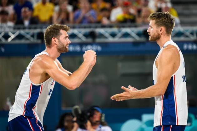 240810 Anders Mol and Christian Sorum of Norway celebrate in the men s bronze medal Beach volleyball, Beachvolleyball match between Qatar and Norway during day 15 of the Paris 2024 Olympic Games, Olympische Spiele, Olympia, OS on August 10, 2024 in Paris. Photo: Ludvig Thunman BILDBYRAN kod LT LT0670 beachvolleyboll beach volleyball sandvolleyball olympic games olympics os ol olympiska spel olympiske leker paris 2024 paris-os paris-ol 15 bbeng norge qatar norway bronsmatch bronze medal game jubel Copyright: LUDVIGxTHUNMAN BB240810LT144