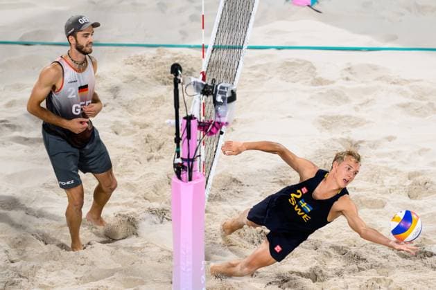 240810 Jonatan Hellvig of Sweden in men s Beach volleyball, Beachvolleyball final between Sweden and Germany during day 15 of the Paris 2024 Olympic Games, Olympische Spiele, Olympia, OS on August 10, 2024 in Paris. Photo: Joel Marklund BILDBYRAN kod JM LT0671 beachvolleyboll beach volleyball sandvolleyball olympic games olympics os ol olympiska spel olympiske leker paris 2024 paris-os paris-ol 15 bbeng final os-final olympic final Copyright: JOELxMARKLUND BB240810JM060