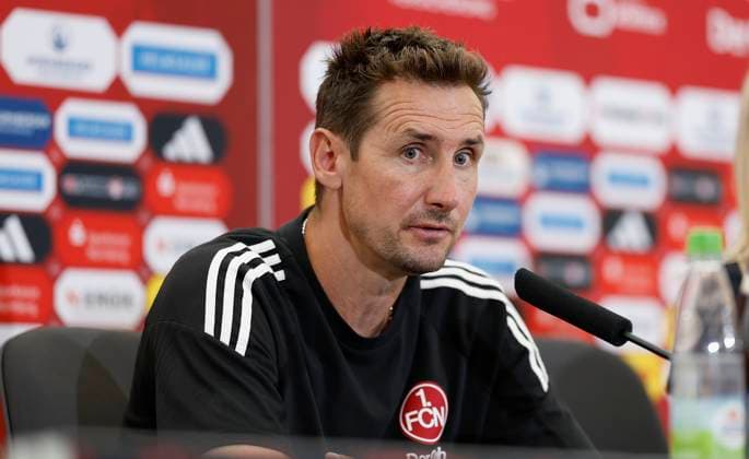 Trainer Miroslav Klose (1.FC Nuernberg) bei der PK. 10.08.2024, Fussball, 2. Bundesliga, 2. Spieltag, 1. FC Nuernberg - FC Schalke 04, GER, Nuernberg, Max-Morlock-Stadion, DFL REGULATIONS PROHIBIT ANY USE OF PHOTOGRAPHS AS IMAGE SEQUENCES AND OR QUASI-VIDEO.