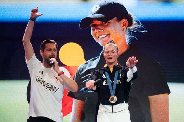 HENSELEIT Esther (Deutschland) jubelt ueber Platz 2 und Silber, Golf Frauen, FRA, Olympische Spiele Paris 2024, Feier im Deutschen Haus, 10.08.2024 FRA, Olympische Spiele Paris 2024, Feier im Deutschen Haus, 10.08.2024 Paris Copyright: xEibner-Pressefoto Memmlerx EP_MMR