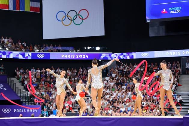 Italy team group, Mannschaftsbild, Totale (ITA), AUGUST 10, 2024 - Rhythmic gymnastics, Rhythmische Sportgymnastik, RSG : Group All-Around Final during the Paris 2024 Olympic Games, Olympische Spiele, Olympia, OS at Porte de La Chapelle Arena in Paris, France.  (262920525)